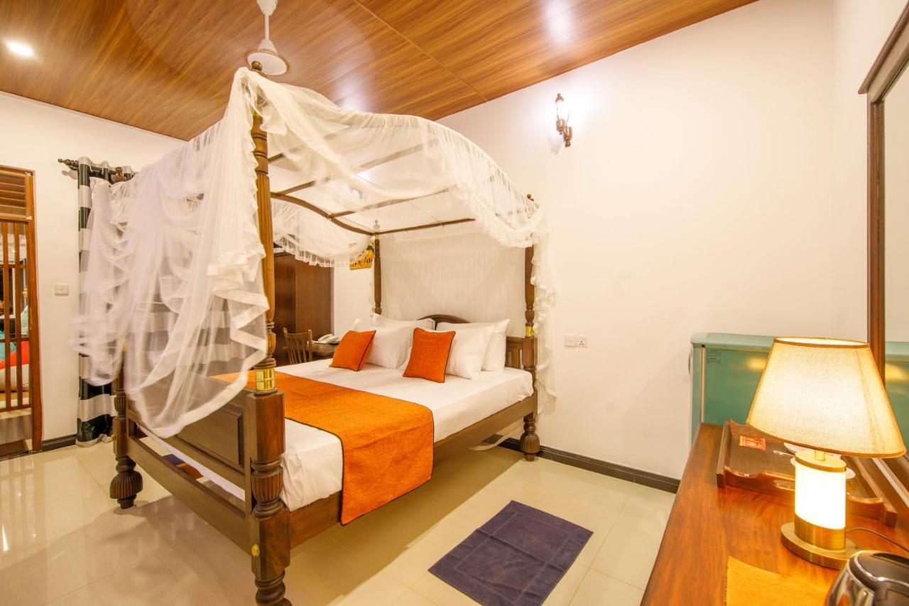 Mimoza Mirissa Bed & Breakfast Екстериор снимка