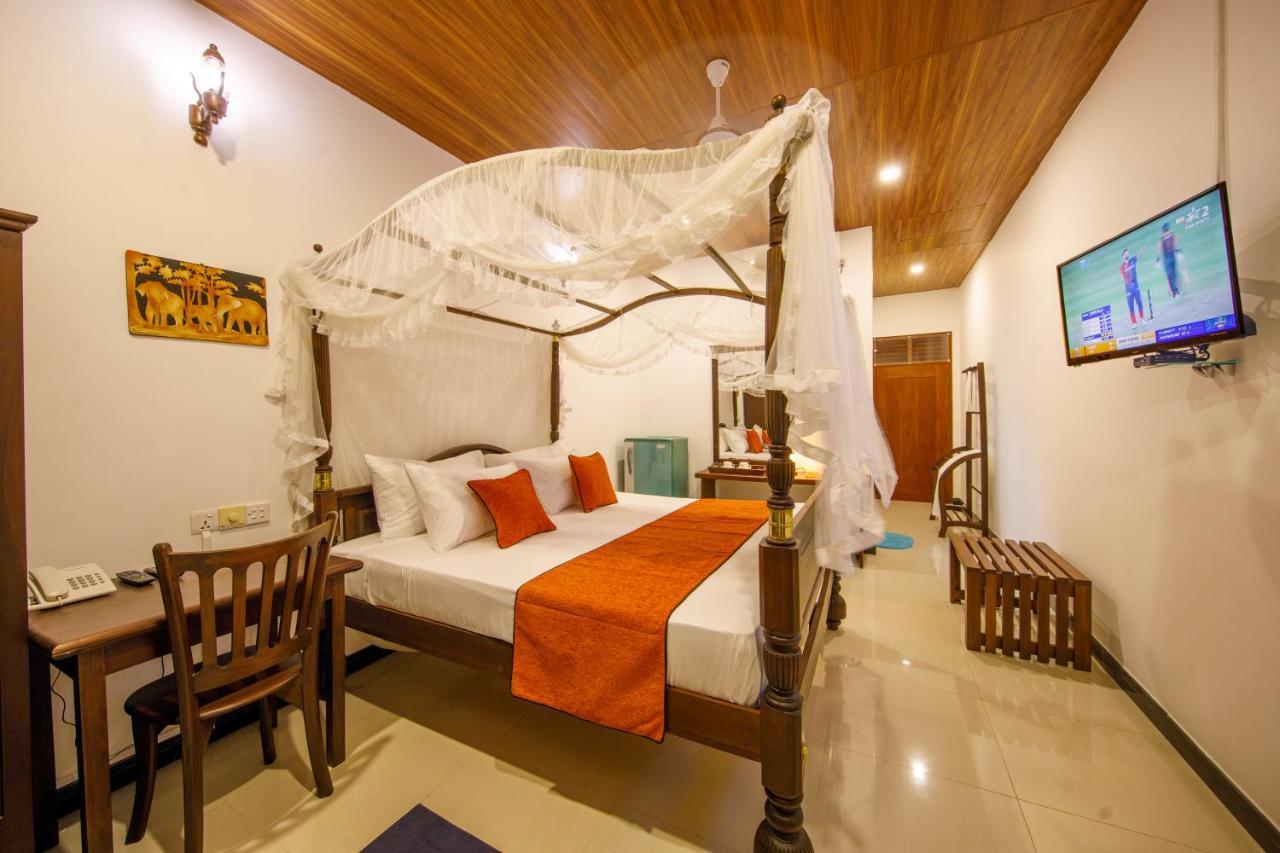 Mimoza Mirissa Bed & Breakfast Екстериор снимка