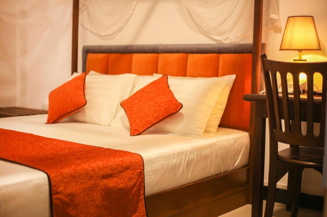 Mimoza Mirissa Bed & Breakfast Екстериор снимка